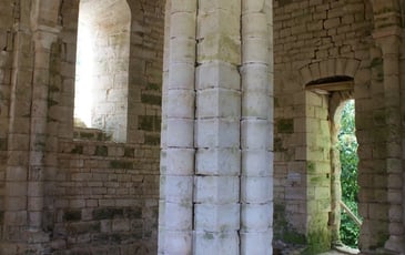 Visite libre : partez à la découverte de l'abbaye Saint-Benoît-et-Notre-Dame de Nanteuil-en-Vallée