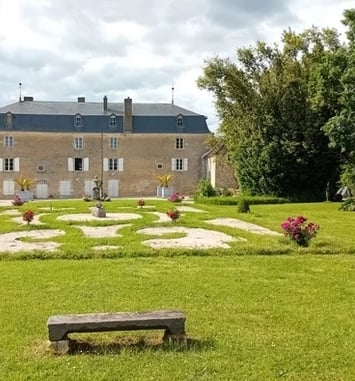 Visite libre des extérieurs du château des Deffends