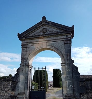 Rencontre et visite guidée autour de l'art funéraire local, tombeaux remarquables et insolites au cimetière du Breuil : un patrimoine en péril ?