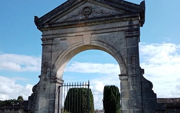 Rencontre et visite guidée autour de l'art funéraire local, tombeaux remarquables et insolites au cimetière du Breuil : un patrimoine en péril ?